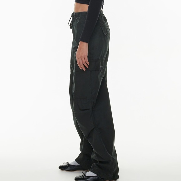 Aritzia TNA Black Parachute Cargo Pants - Picture 3 of 15